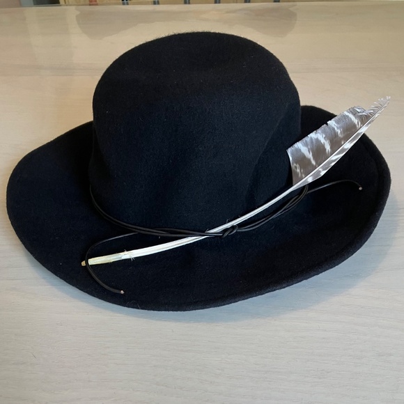 NWT Brooks Boswell Felt Wool Hat with Feather Size S Black - Picture 3 of 6